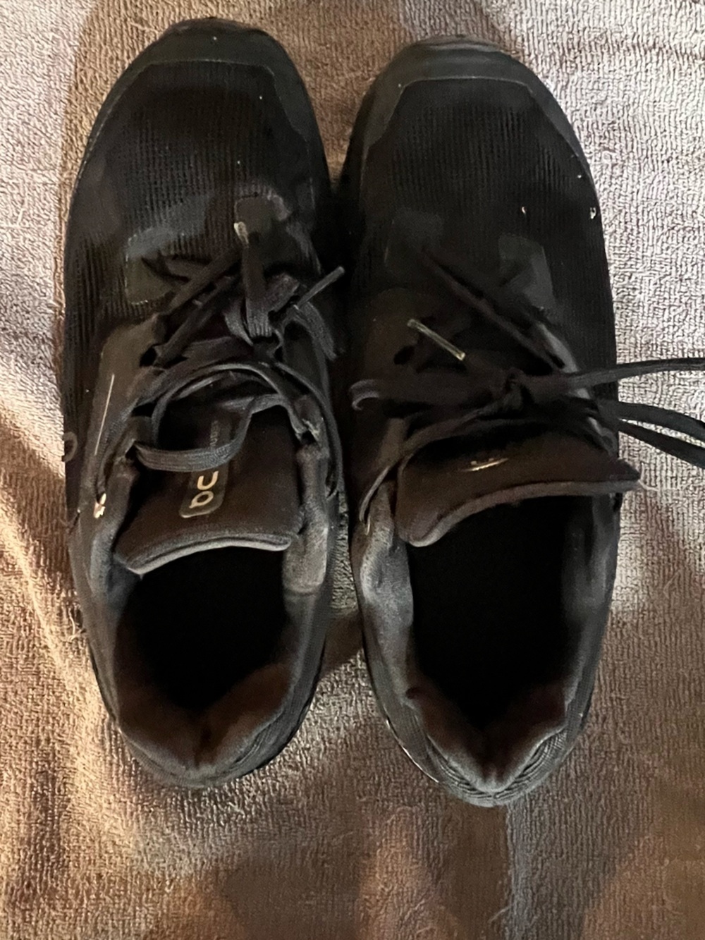 On Running Men's Black Athletic Running Shoes